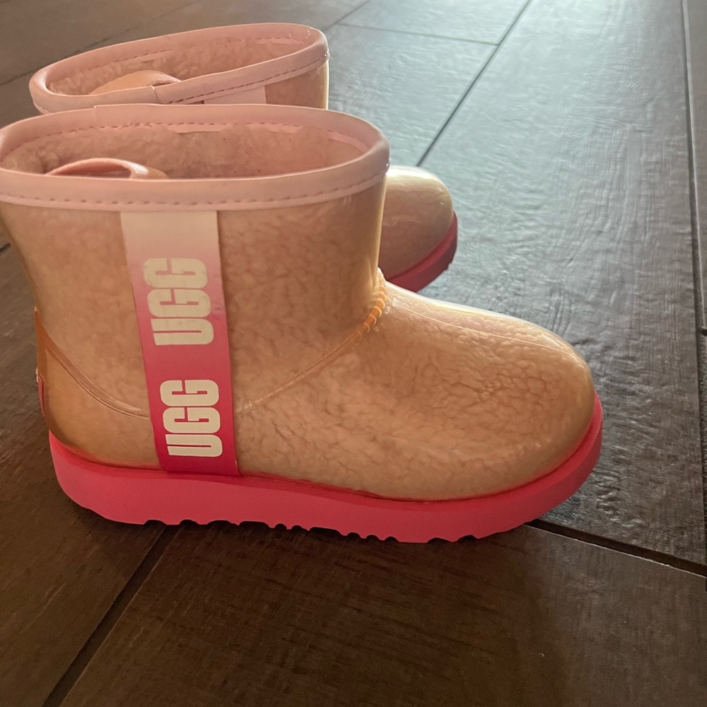 UGG Clear Mini Boot Waterproof Kids Girls Boots in Light Pink size 1